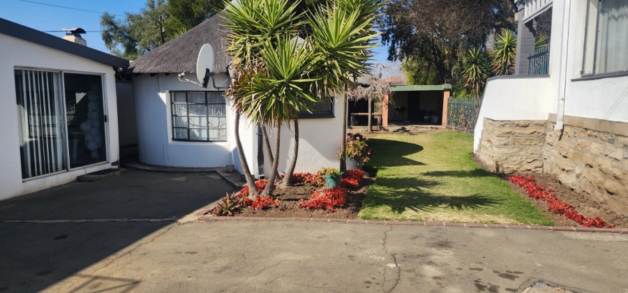 5 Bedroom Property for Sale in Heilbron Free State